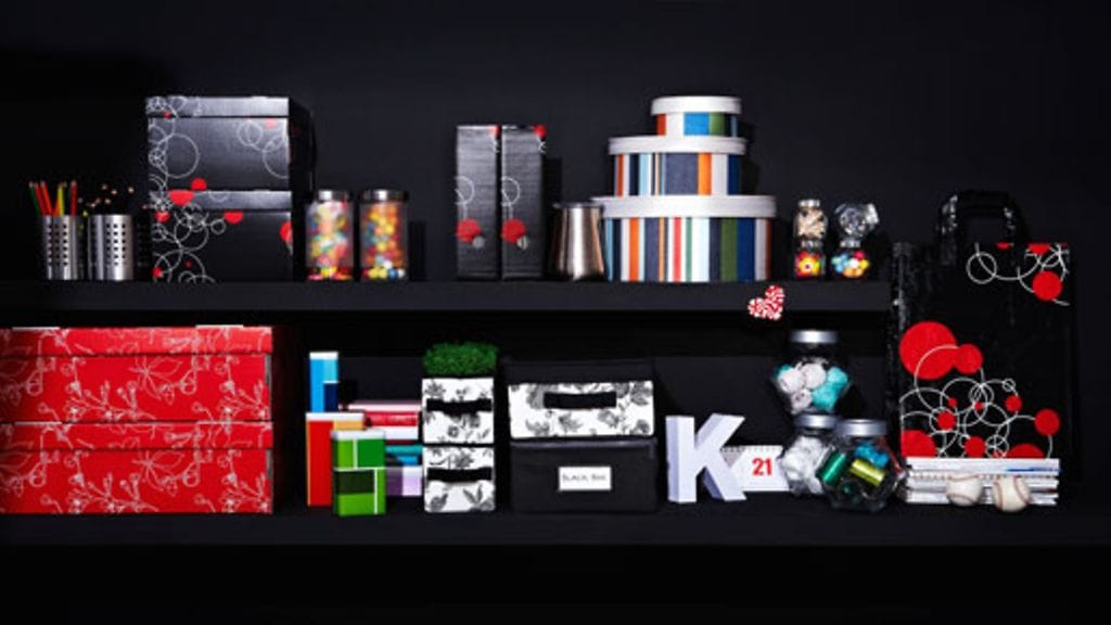 Säilytyskorit saavat olla värikkäitä.