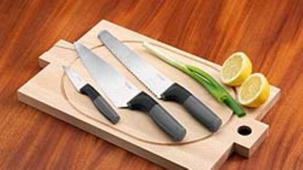 Hackman leikkuulauta ja veitset