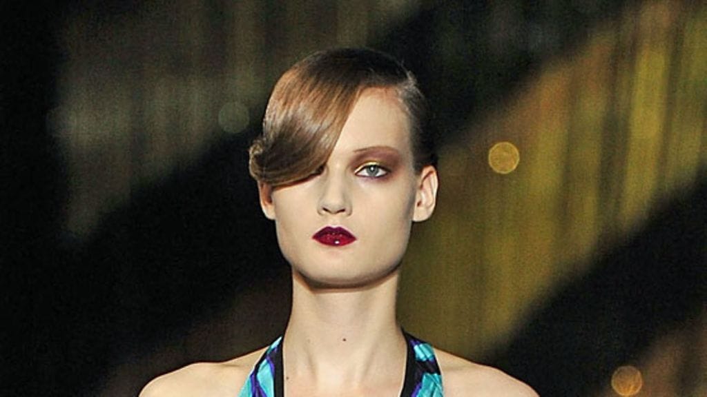 Kirsi Pyrhönen on huumorintajuinen kaunotar.