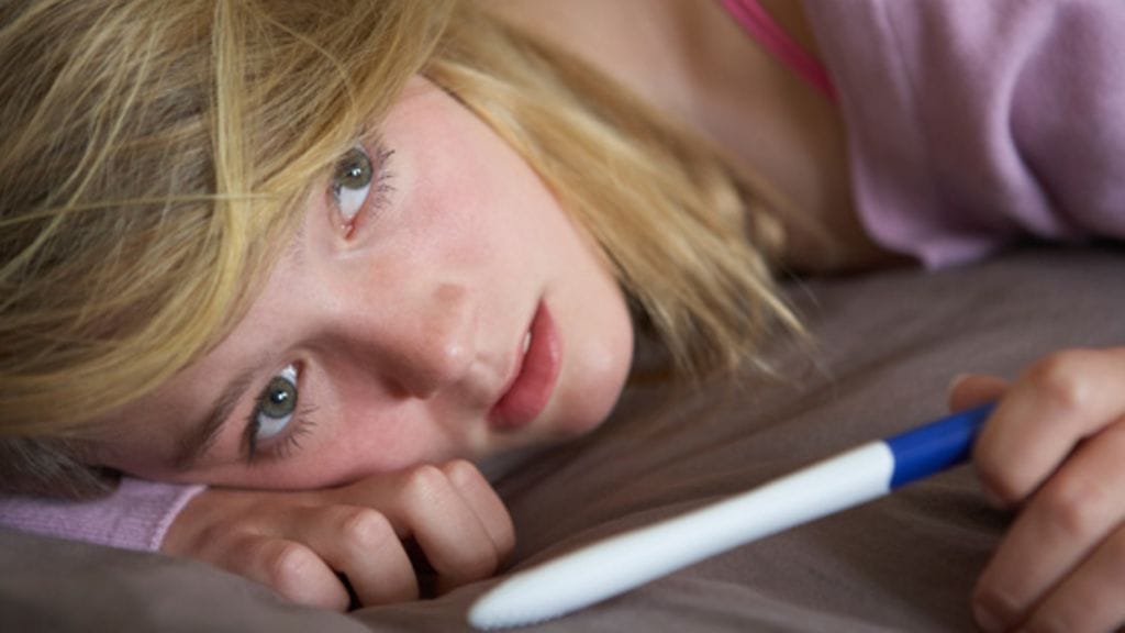 Seksuaalisesti aktiivisista nuorista jopa neljännes oli edellisessä yhdynnässään ilman ehkäisyä.