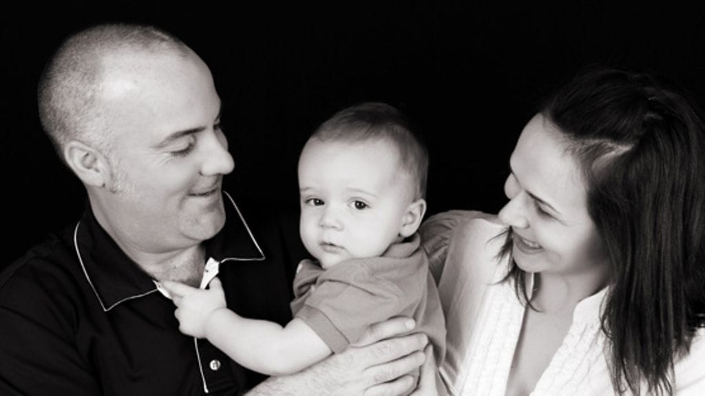 Suomalaiset naiset hakevat vanhemmistaan turvaa.