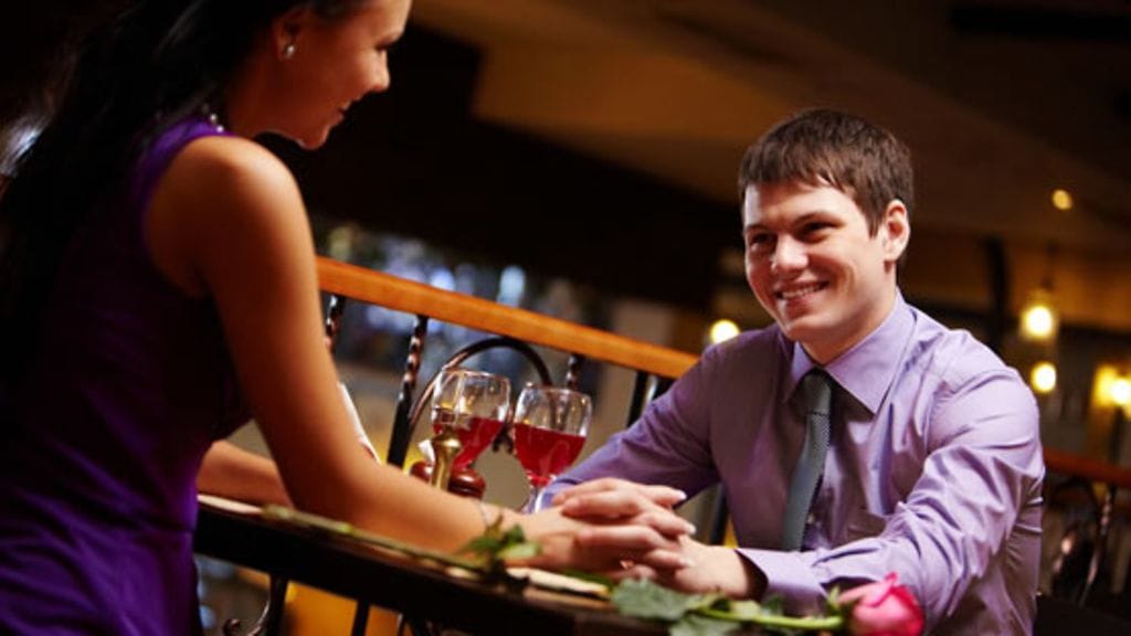 Älä kysy naiselta, pitääkö hän sinusta. Silloin vaikutat siltä, kuin sinulla ei olisi itseluottamusta.