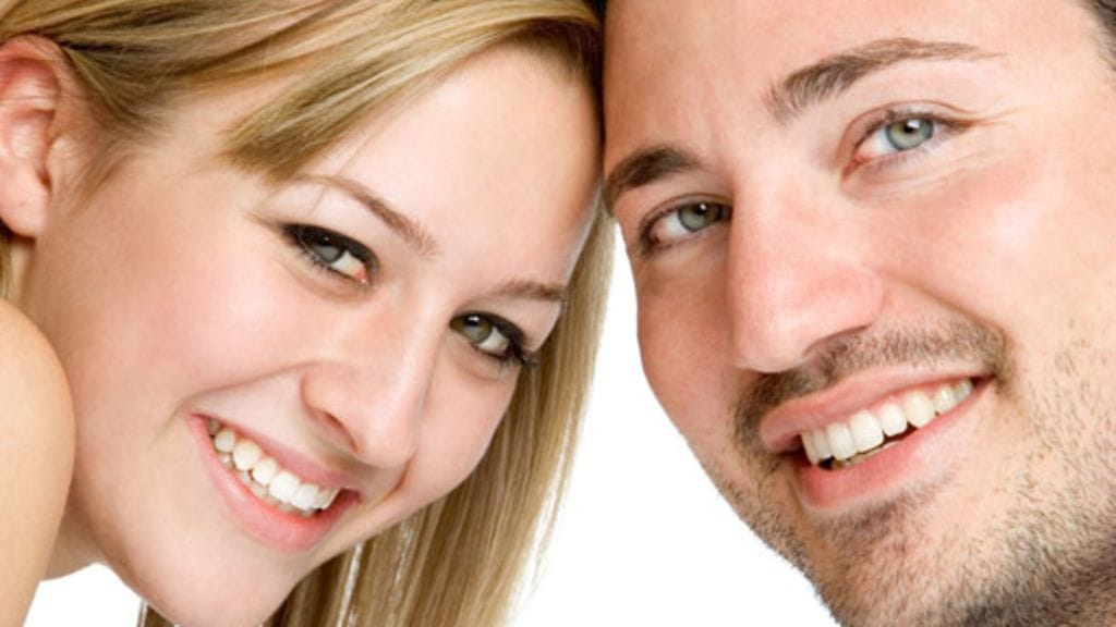 Näyttelijä George Clooneyn parransänki on naisten mieleen.