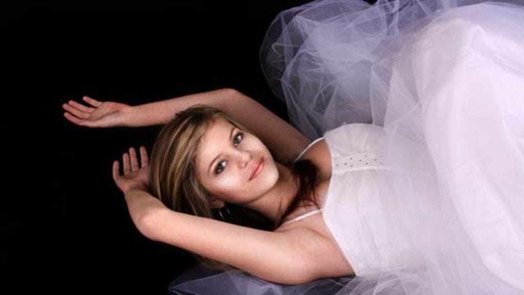 Nainen meni naimisiin - itsensä kanssa.