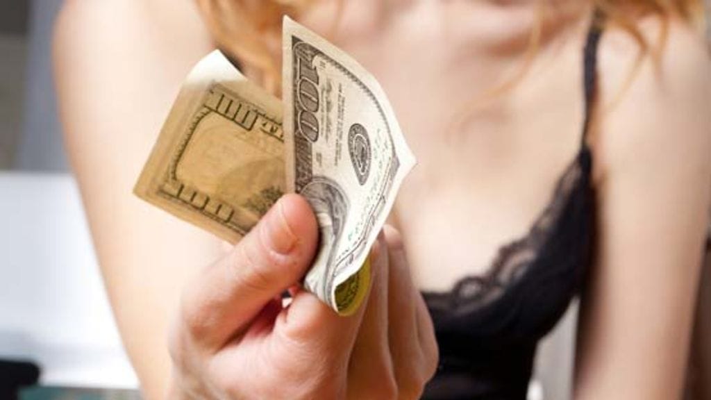 Parisuhdetta verrataan prostituutioon.