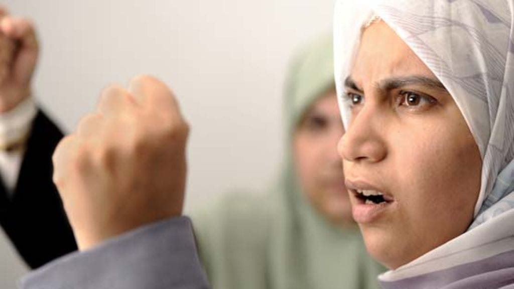 Afganistalaisnaiset protestoivat häirintää vastaan.