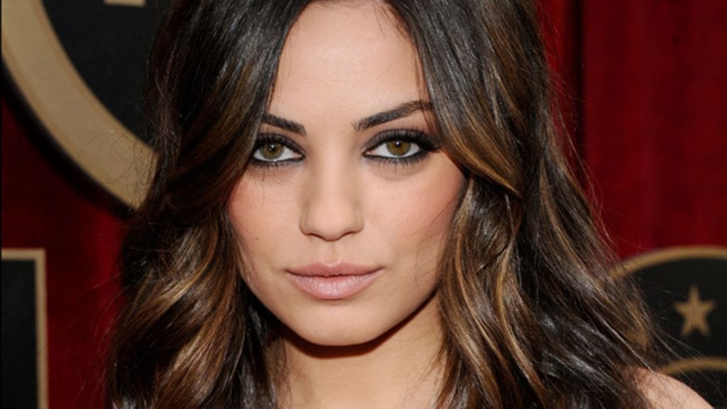 Mila Kunisin silmämeikki ja rennot kiharat ovat superseksikkäät!