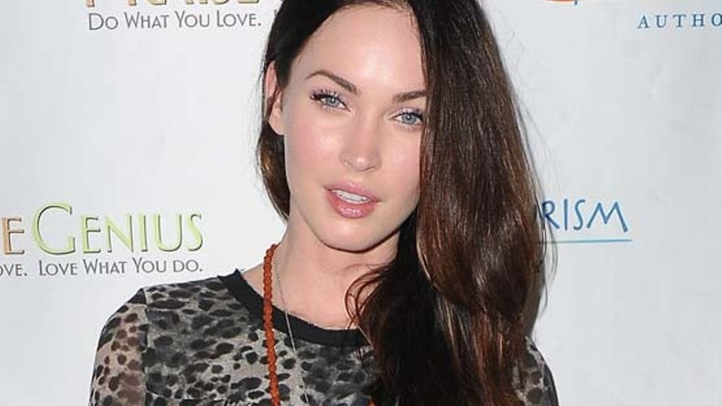 Megan Fox viihtyy vartalossaan.