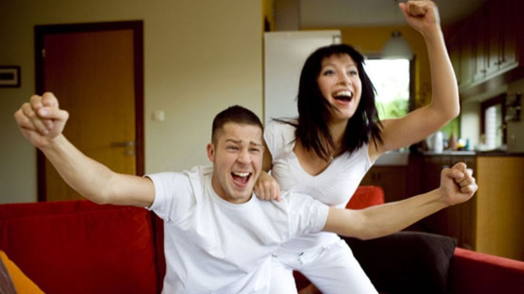 Tsekkaa ensin kuumat pelaajat ja nauti pelin tunnelmasta, keskity sitten sääntöihin. Tai toisinpäin.