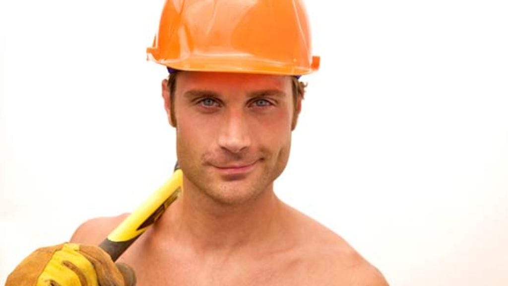 Mies voi hurmata naisen remonttitaidoillaan.