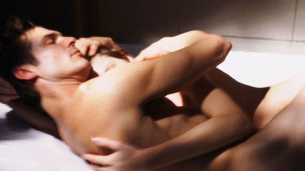 Tutkimuksen mukaan mies kaipaa pitkässä suhteessa halauksia ja hellittelyä, jotta tuntisi olonsa tyytyväiseksi.