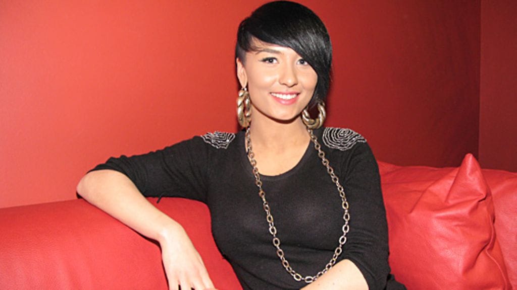 Se Oikea chatin juontaja Jutta ilahtuu viesteistä, joissa chattilaiset kertovat löytäneensä sen oikean.