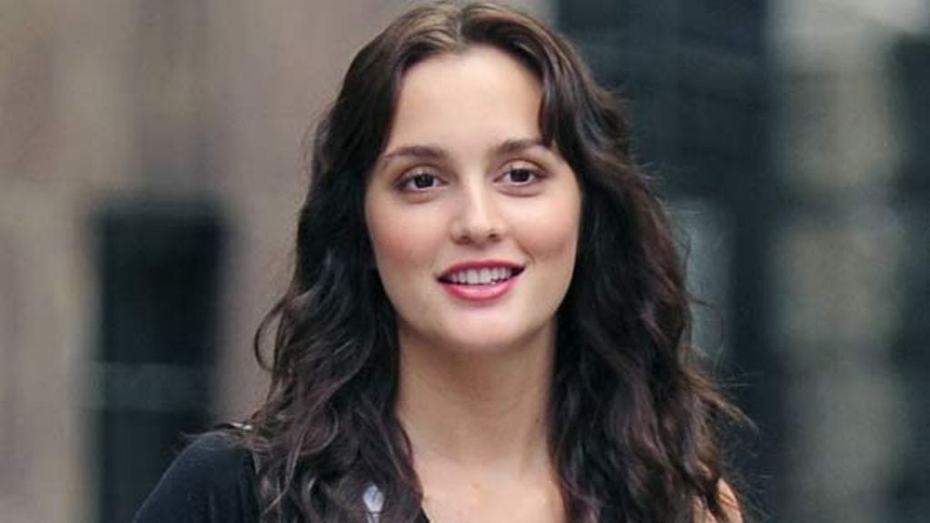 Leighton Meester Gossip Girl -sarjan kuvauksissa.