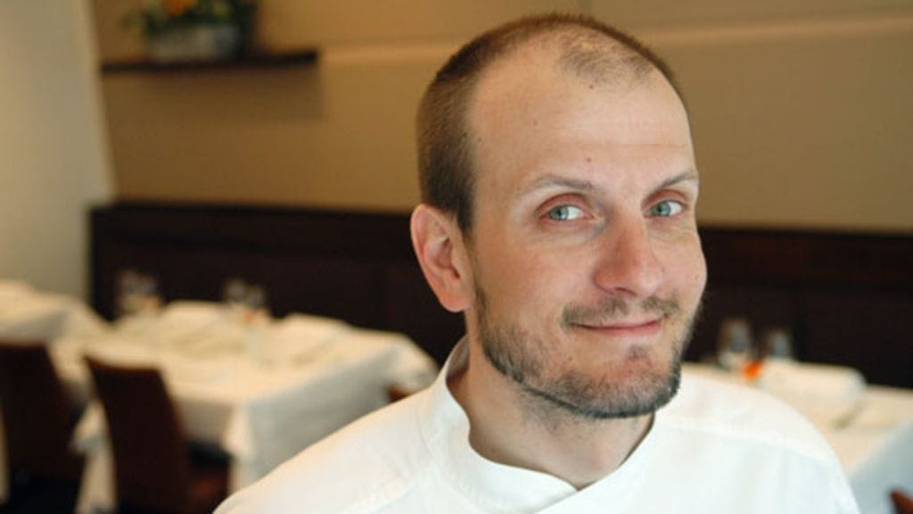 Hans Välimäki poseeraa vaimonsa Maria von Graevenitz-Välimäen kanssa.