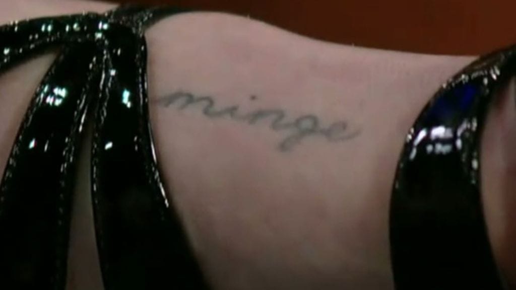 "Minge" on brittien slangisana naisen sukupuolielimille.