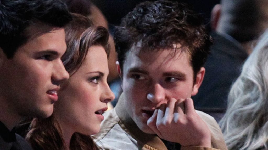 Muiskis! Robert Pattinson pussasi Taylor Lautneria.