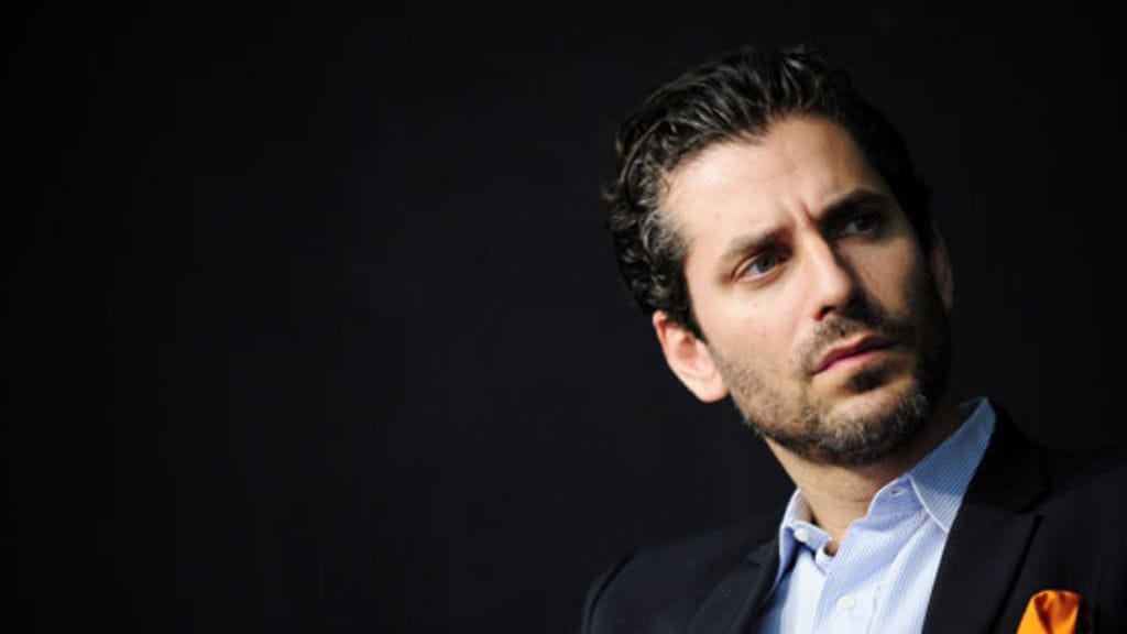 Jens Lapidus työskentelee päivittäin työnsä vuoksi rikollisten kanssa.