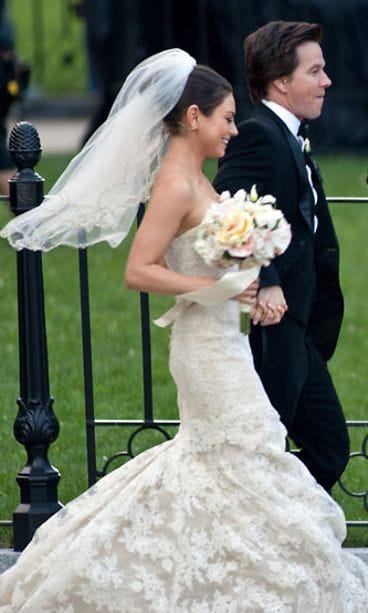 Mila Kunis ja Marky Mark uusimman elokuvansa kuvauksissa.