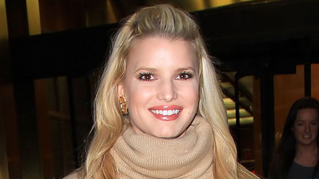 Jessica Simpson rakastaa miehensä takamusta.