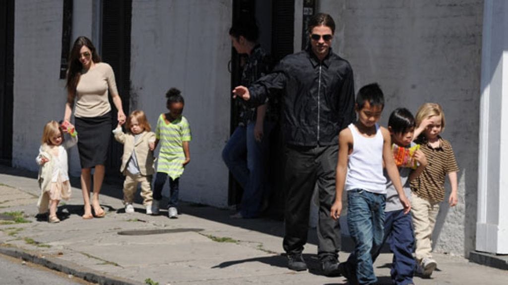 Brangelinan perhe sunnuntaikävelyllä New Orleansissa maaliskuussa 2011.