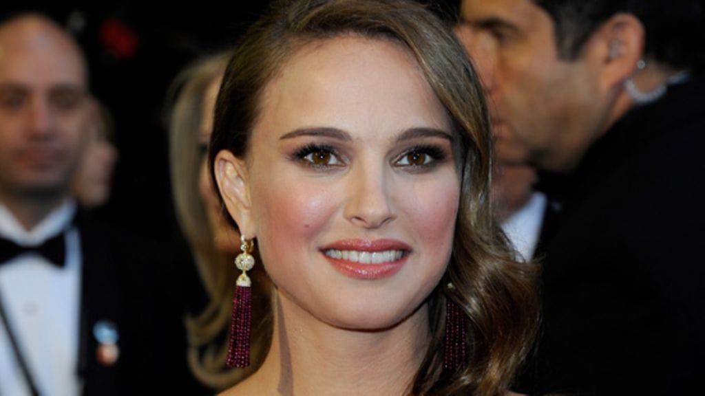 Natalie Portman palkittiin vuotuisessa Oscar-gaalassa parhaana naisnäyttelijänä roolistaan Black Swan -elokuvassa.