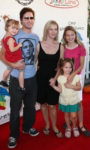 Peter Facinelli  ja Jennie Garth perheineen