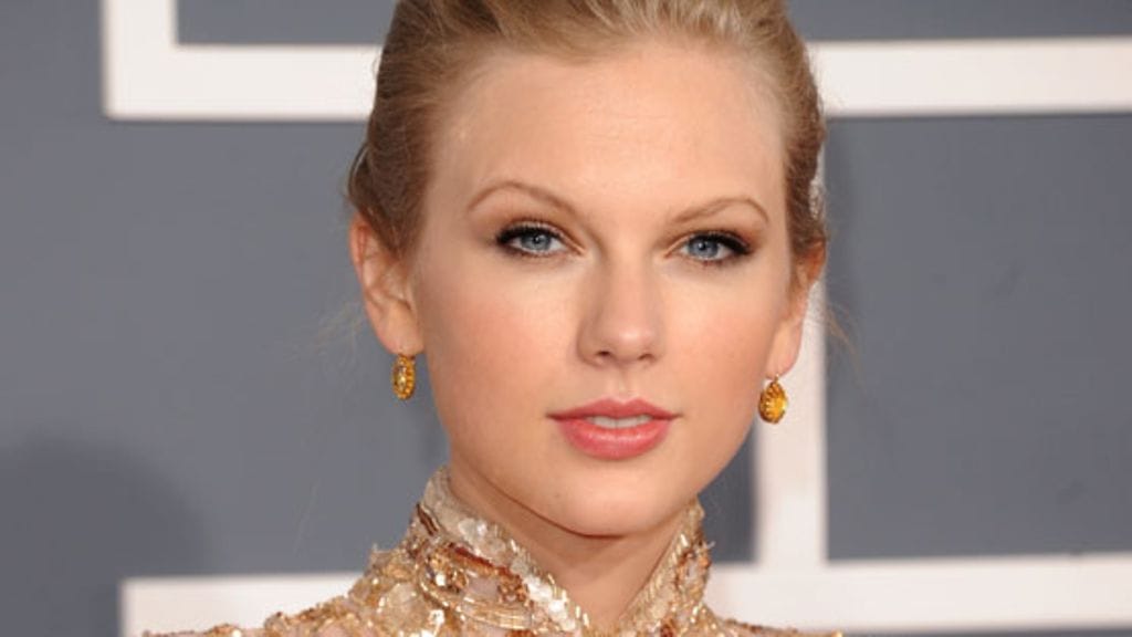 Taylor Swift Grammy-gaalassa helmikuussa 2012.