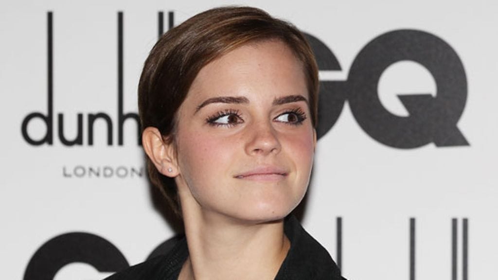 Emma Watsonin kulmat on sekä nypitty, että piirretty tarkasti.