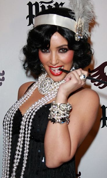 Kim Kardashian pukeutui 1920-luvun henkisesti Halloween-juhlissa vuonna 2008.