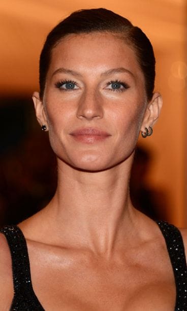 Gisele Bündchen Met-museon näyttelyn avajaisissa.