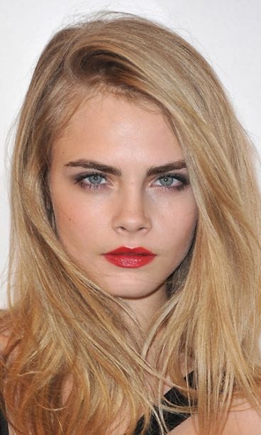 Burberryn malli Cara Delevingne