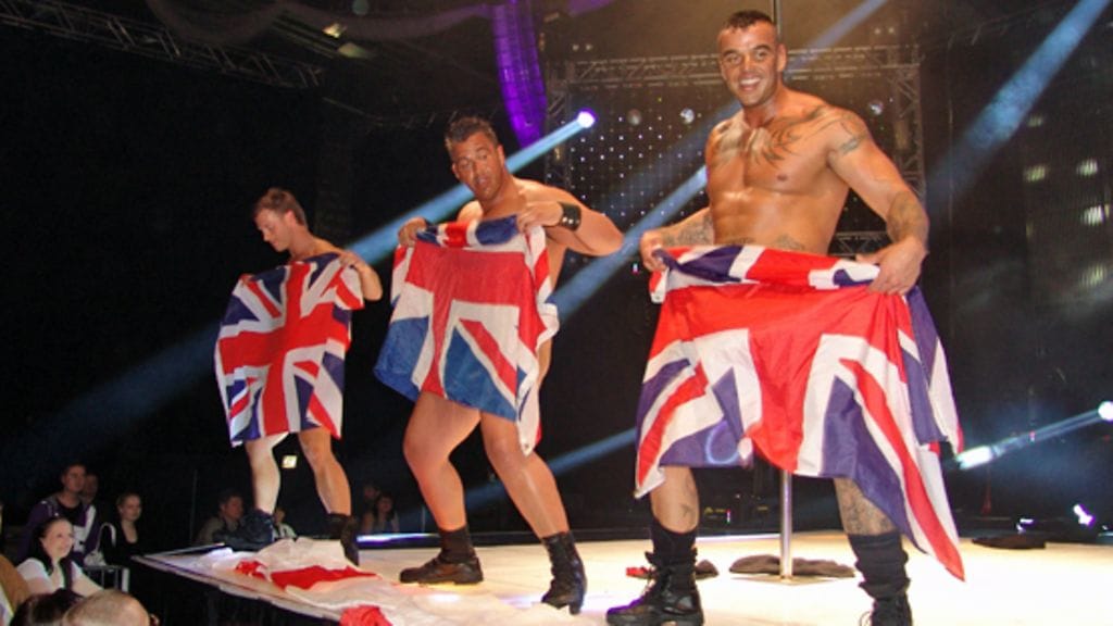 UK Hot Boyz esiintyi Sexhibition messuilla.