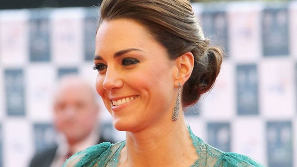 Cambridgen herttuatar Catherinen pitkä mekko vaati korkeat korot.