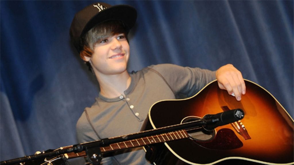 Justin Bieber pääsi kuvauksiin Kim Kardashianin kanssa. Kuva: Wireimage/AOP