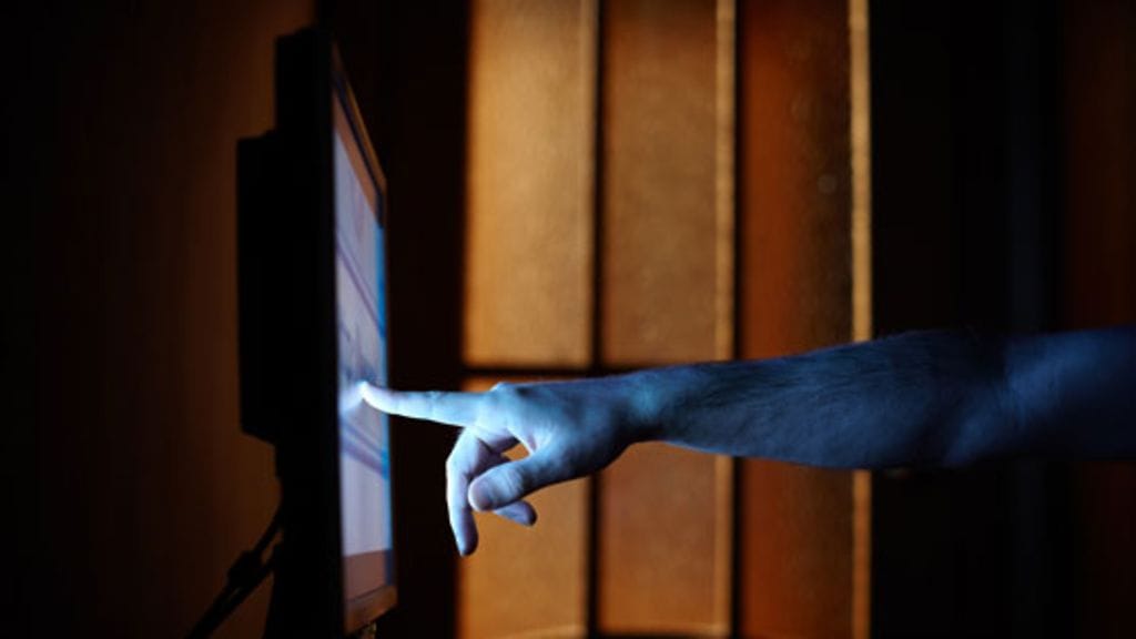 Moni tarvitsee kahvia aamuisin "päästäkseen hereille". Kahvi aiheuttaa riippuvuutta.