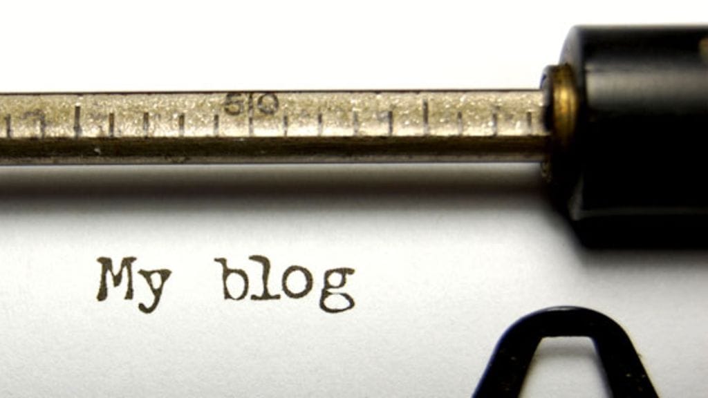 Muotibloggaus on nyt kaikkien huulilla, mutta mitä mieltä Helmen lukijat ovat muotiblogeista?