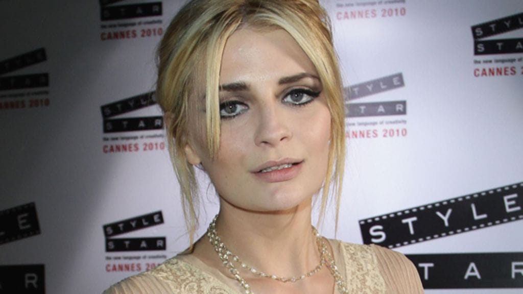 Mischa Barton.