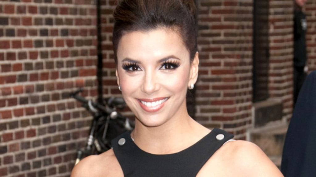 Eva Longorian yllä nähtiin seksikäs pikkumusta.