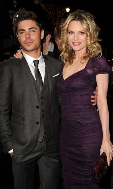 Zac Efron ja Michelle Pfeiffer näyttelivät yhdessä elokuvassa New Year's Eve.