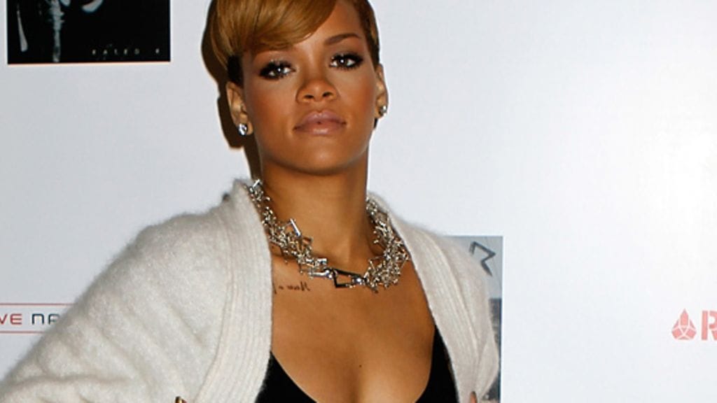 Rihanna voisi poseerata myös ilman vaatteita.