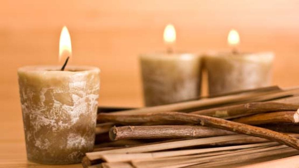 Polta parafiinipohjaisia kynttilöitä kohtuudella.
