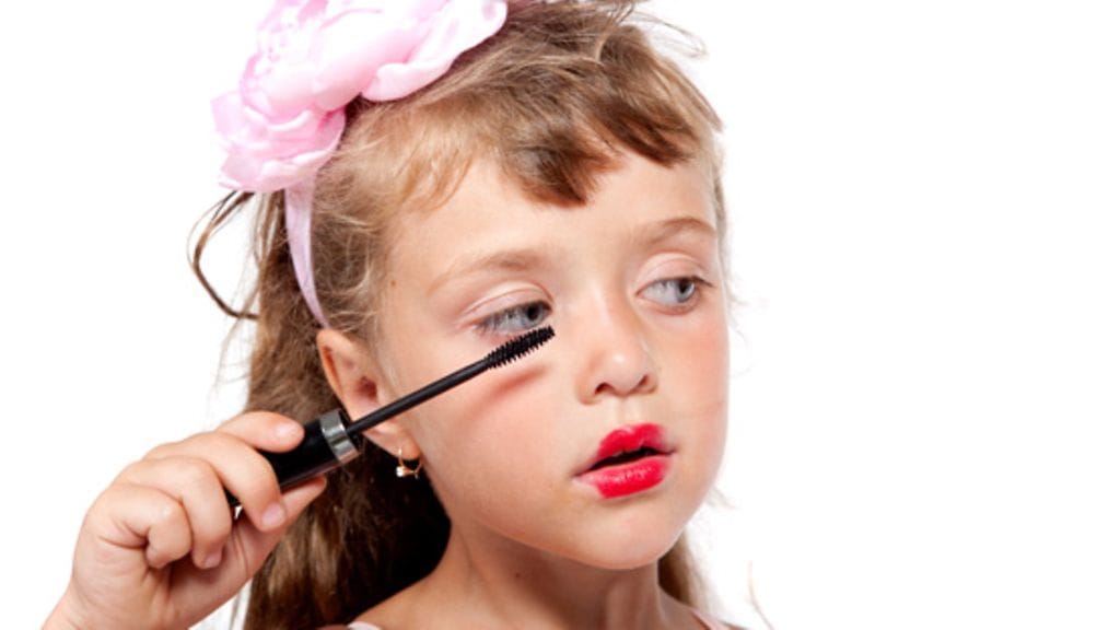 Elle Fanning Somewhere-elokuvassa.