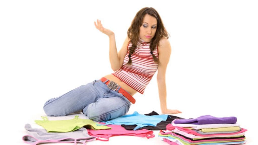 Nainen ostaa noin 28 kiloa vaatteita vuodessa.