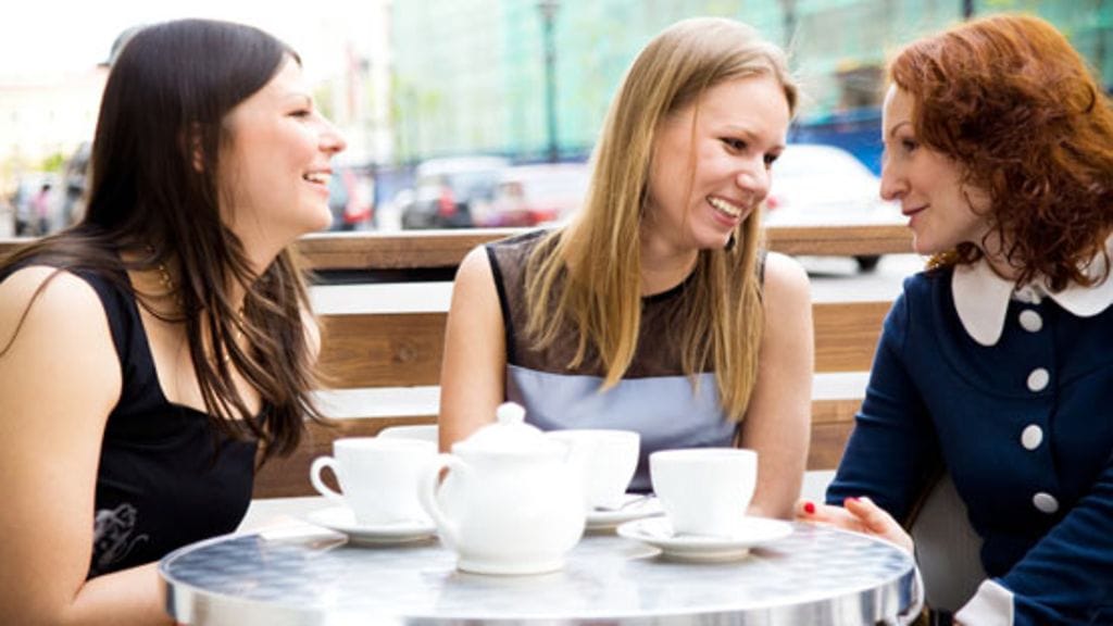 "Se ei vieläkään osaa laskea vessanpöntön kantta... muuten se on kyllä ihan täydellinen!"