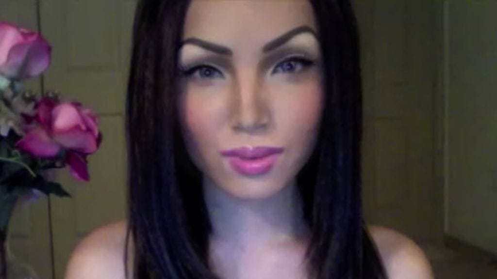 Tältä Promise Tamang Phan näyttää ilman meikkiä.