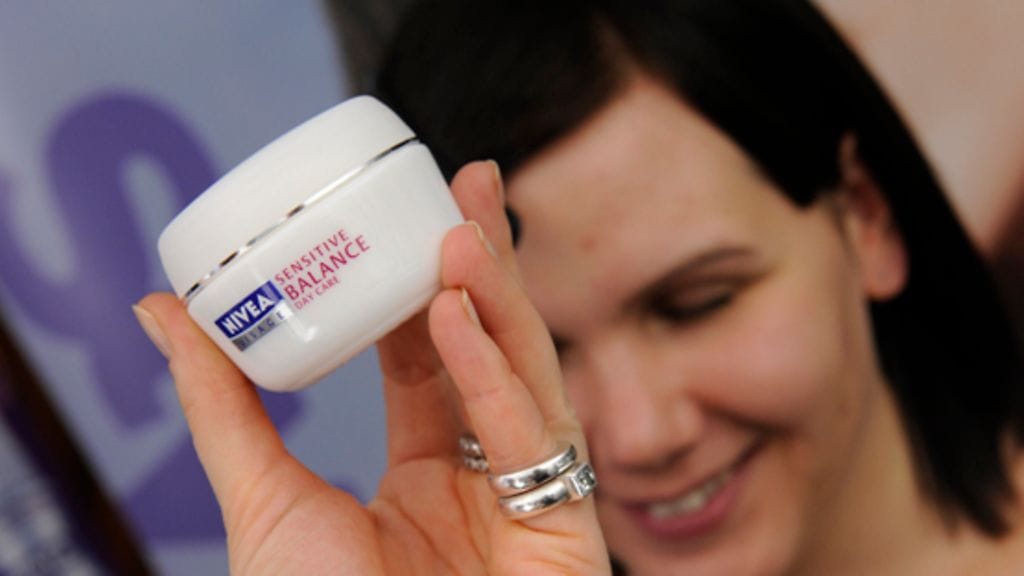 Herkän ihon avuksi sopii Sensitive Balance Day Care -voide.