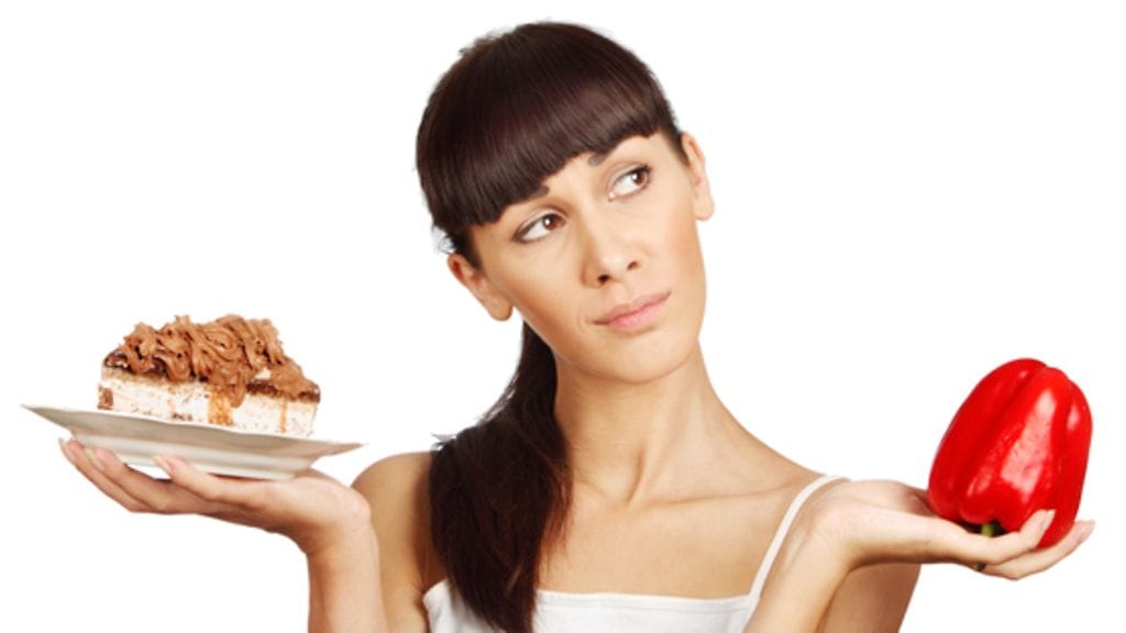 Kasviksia vai herkkuja? Laskuri kertoo, minkä verran valintasi vaikuttaa painoosi.