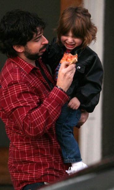 Ystävät kiittelevät Aguileran exää, Jordan Bratmania, tasapainoisuudesta, jota tämä tuo Max-pojalle.