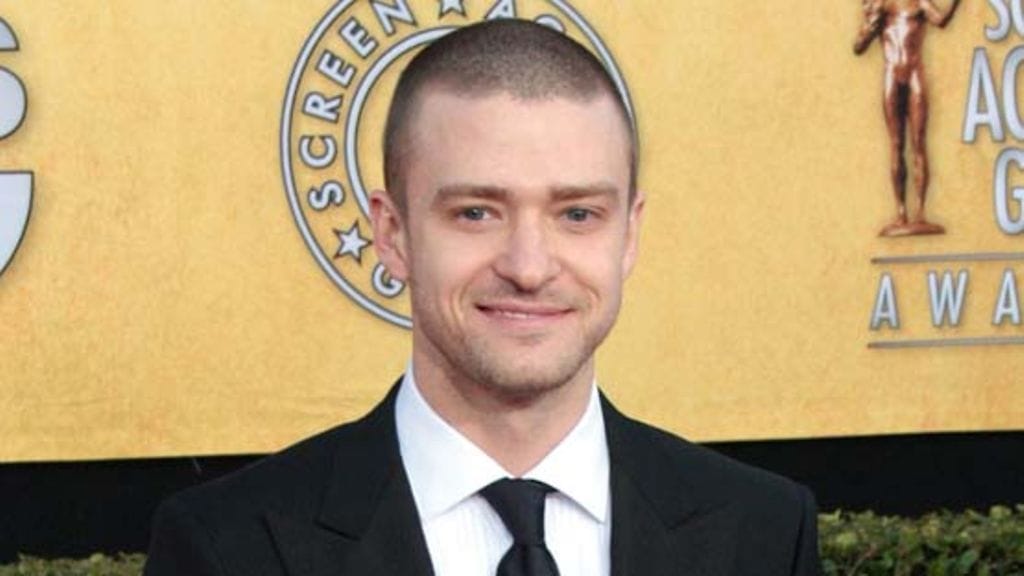 Justinin omatuntoa kolkuttaa.