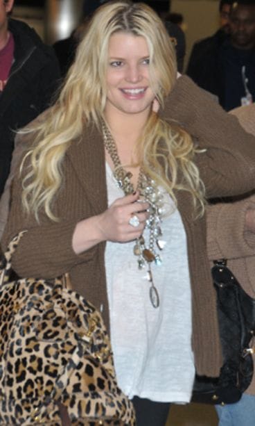 Jessica aikoo karistaa kertyneet kilot ennen häitään.